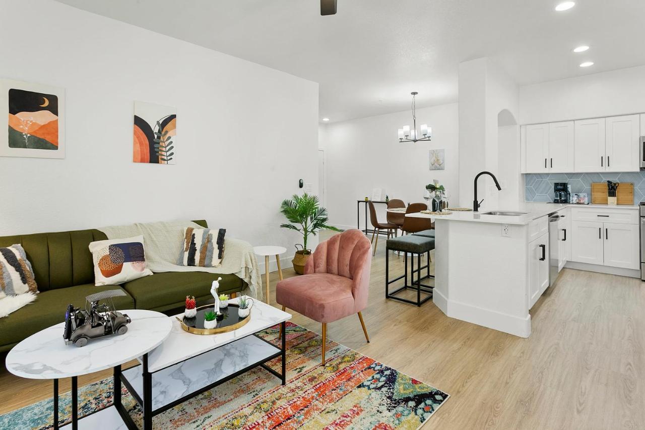 Cozysuites Glendale By The Stadium With Pool 10 Exterior photo