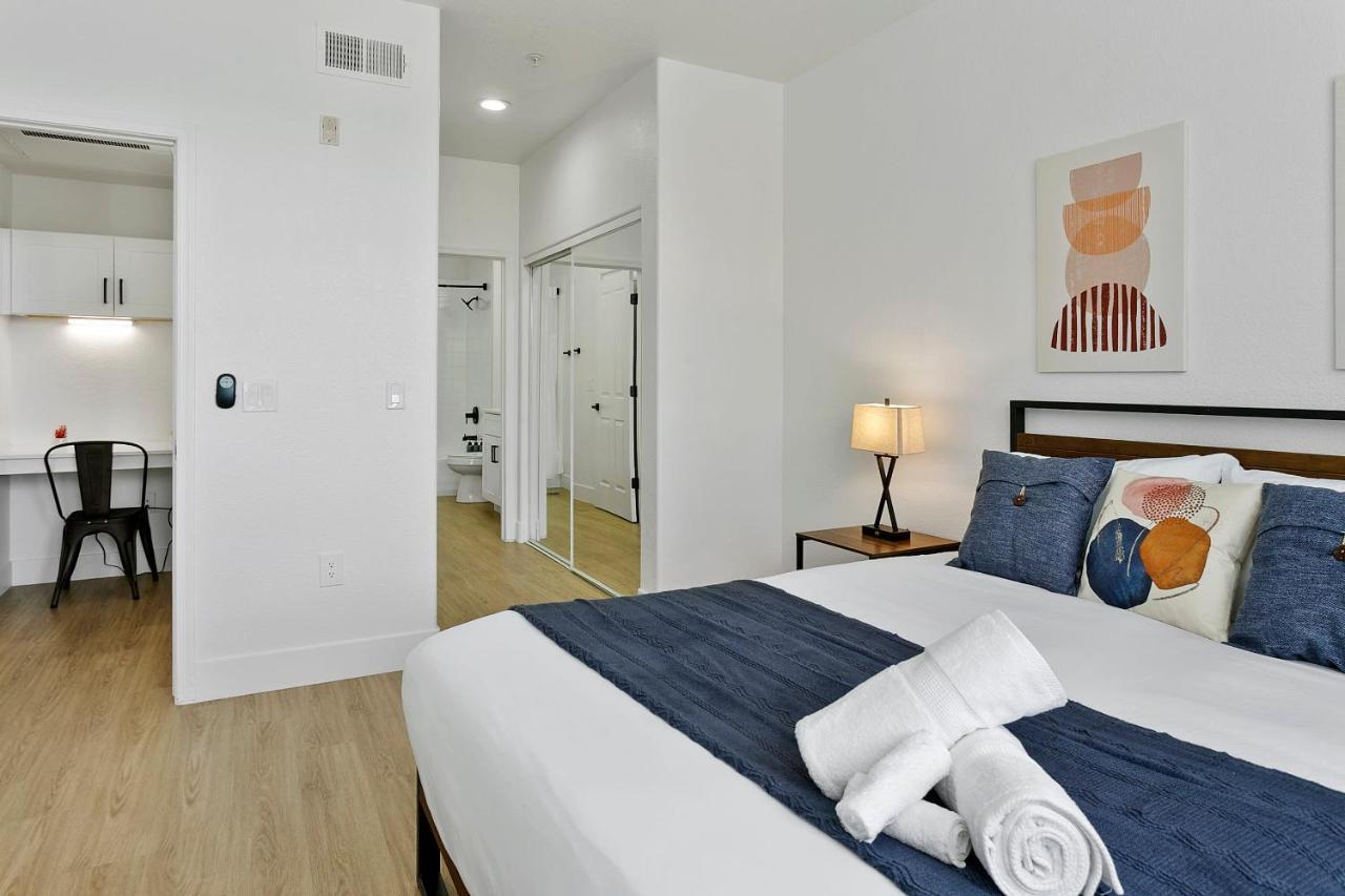Cozysuites Glendale By The Stadium With Pool 10 Exterior photo