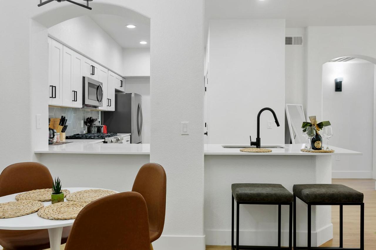 Cozysuites Glendale By The Stadium With Pool 10 Exterior photo