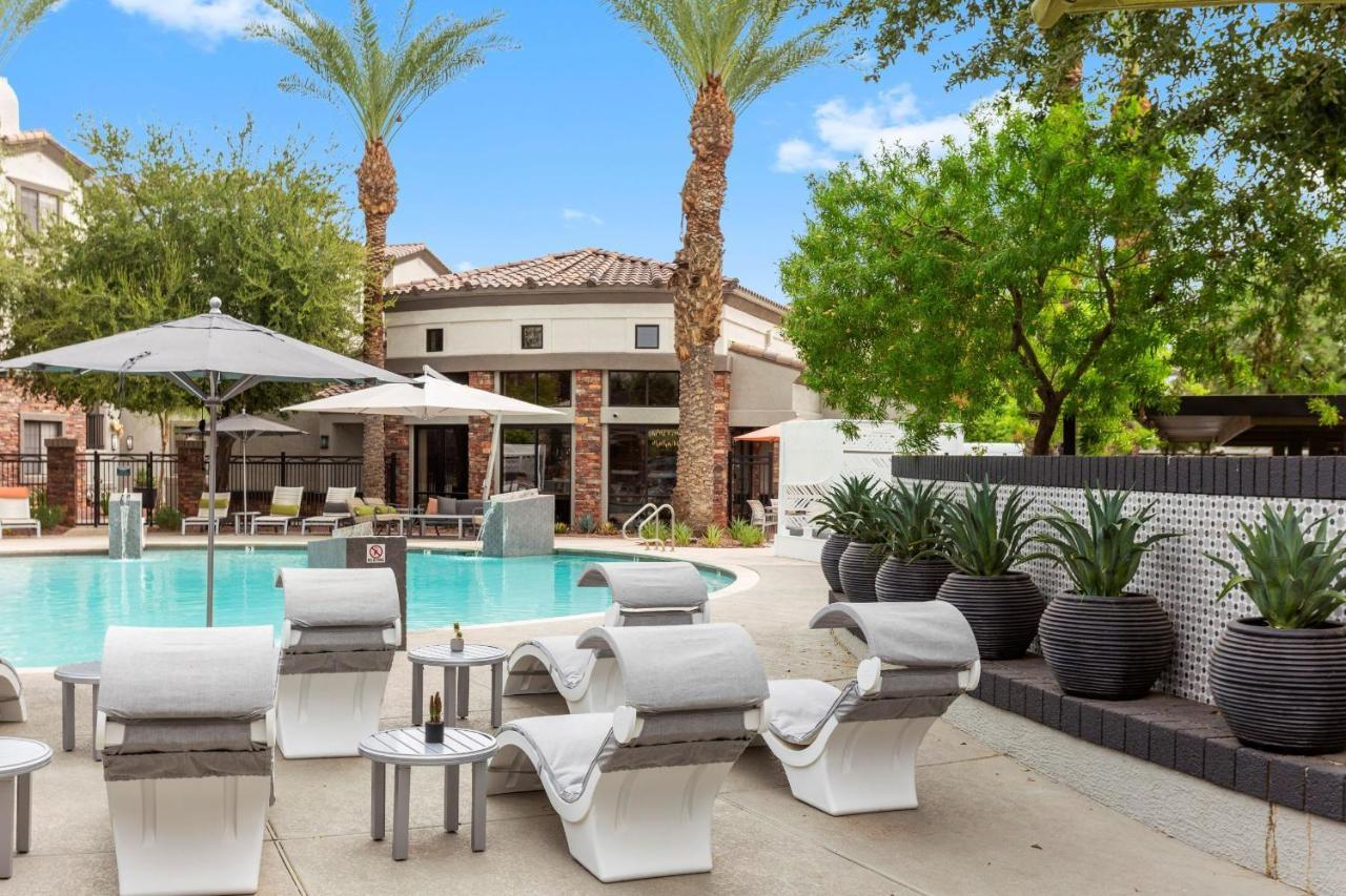 Cozysuites Glendale By The Stadium With Pool 10 Exterior photo